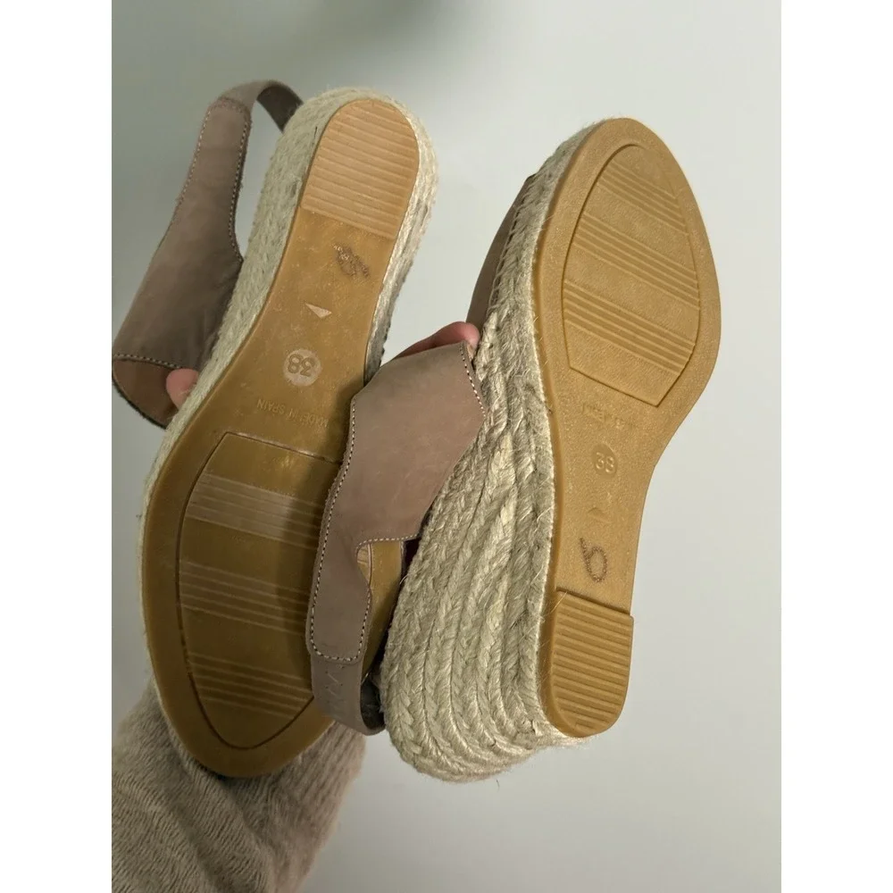 Kanna Wedge Heel Brown Sz 38 / 7.5 Tan Suede Beach Event Resort Casual Comfort